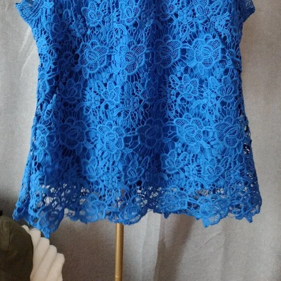 Nanette Lepore Romantic Lace Moment Blue Floral Lace Top Women’s M Sleeveless - Picture 4 of 8